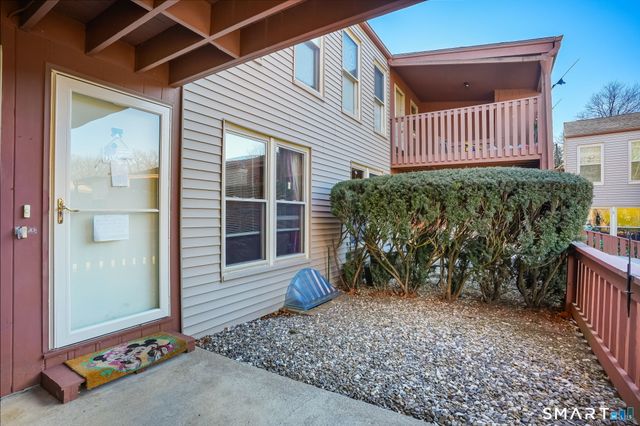 701 Beacon Valley Road APT 25, Naugatuck, CT 06770