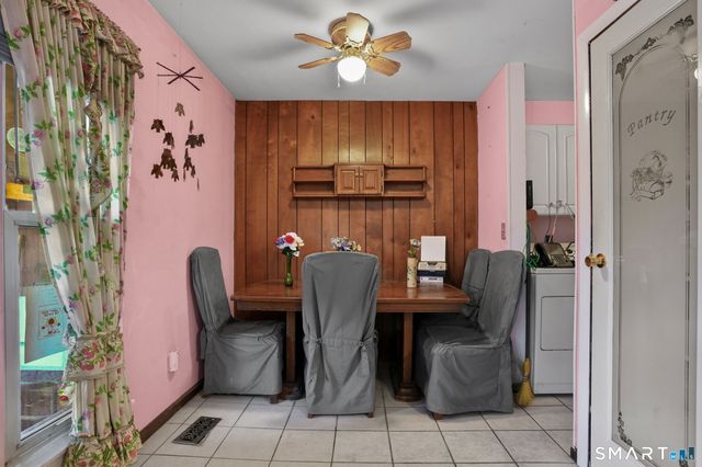 701 Beacon Valley Road APT 25, Naugatuck, CT 06770