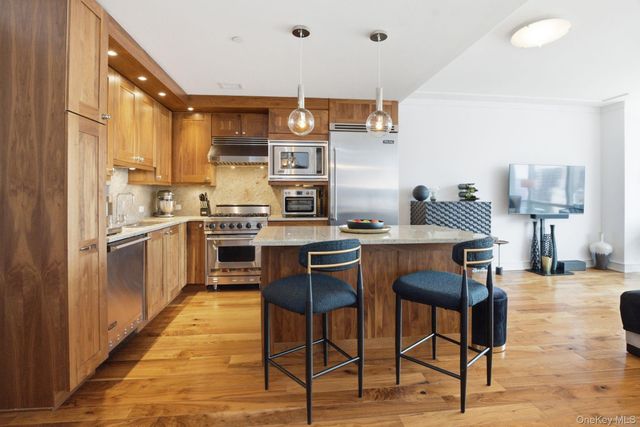 5 Renaissance Square 15C, White Plains, NY 10601