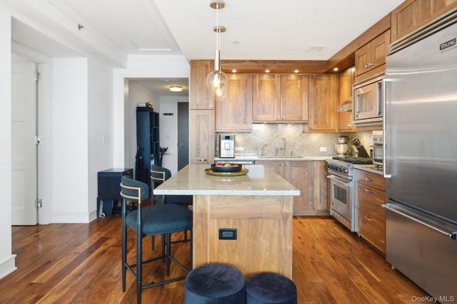 5 Renaissance Square 15C, White Plains, NY 10601
