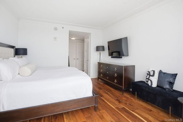 5 Renaissance Square 15C, White Plains, NY 10601
