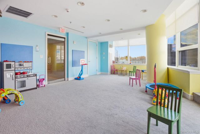 5 Renaissance Square 15C, White Plains, NY 10601