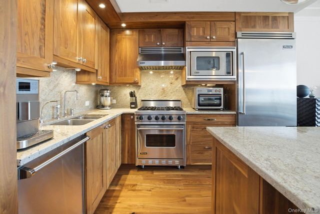 5 Renaissance Square 15C, White Plains, NY 10601