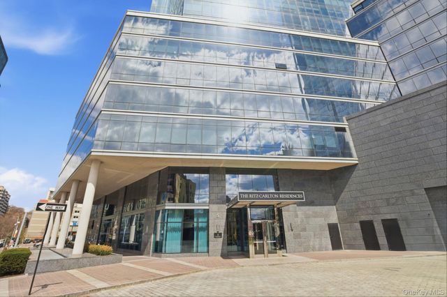 5 Renaissance Square 15C, White Plains, NY 10601