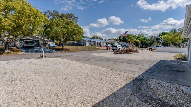 5844 RIDDLE ROAD, Holiday, FL 34690
