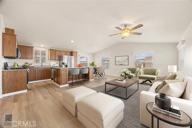 256 Mary Kay Lane, Bakersfield, CA 93308