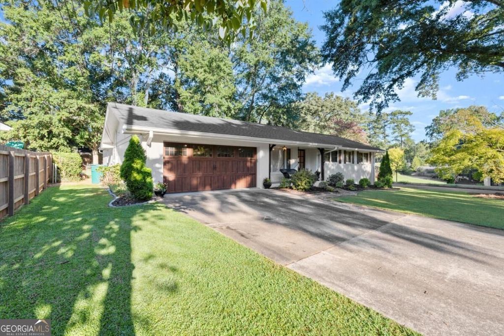 3834 Cherrydale Lane SE, Smyrna, GA 30082