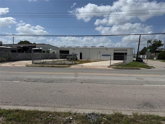 6229 Dixie Drive, Houston, TX 77087