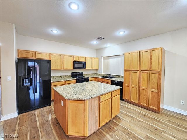 5561 Carrara Pointe Street, Pahrump, NV 89061