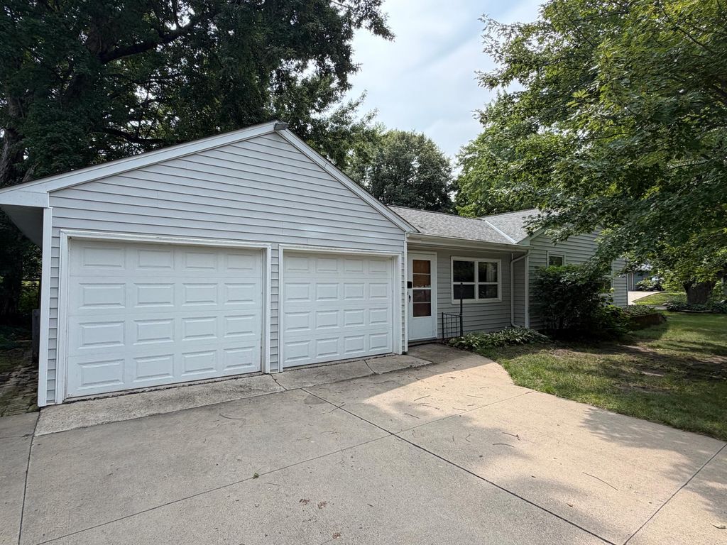 3 Fareway Drive, Northfield, MN 55057 — photo 2