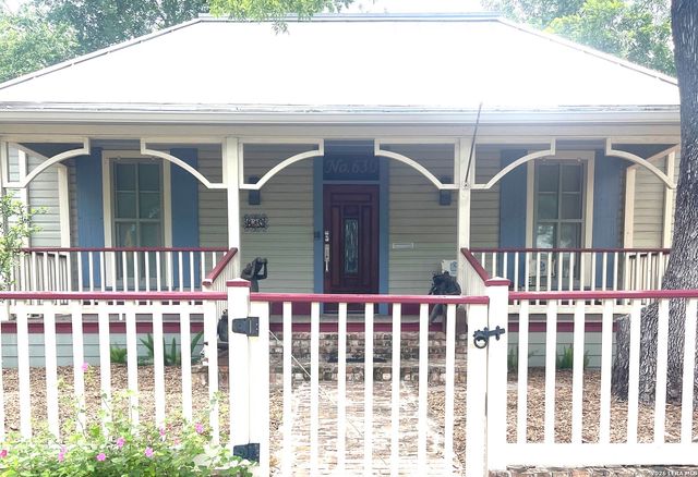 630 E Guenther St, San Antonio, TX 78210