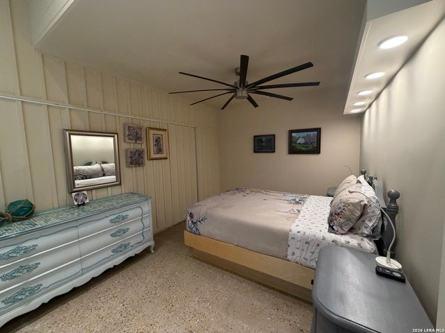 630 E Guenther St, San Antonio, TX 78210