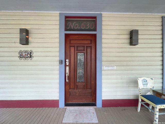 630 E Guenther St, San Antonio, TX 78210