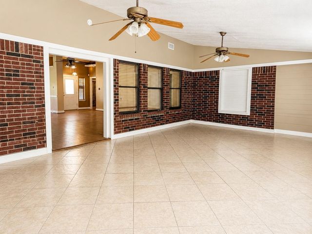 1643 County Road 540, Alvin, TX 77511
