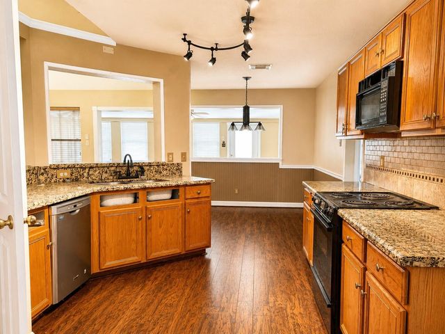 1643 County Road 540, Alvin, TX 77511