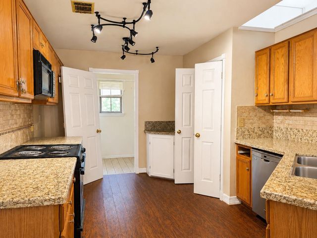 1643 County Road 540, Alvin, TX 77511