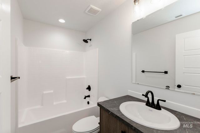 3803 W Piscina Dr, Meridian, ID 83642