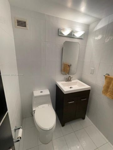 5313 Collins Ave 1004, Miami Beach, FL 33140
