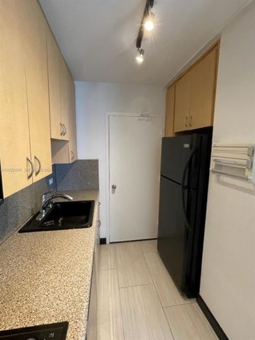 5313 Collins Ave 1004, Miami Beach, FL 33140