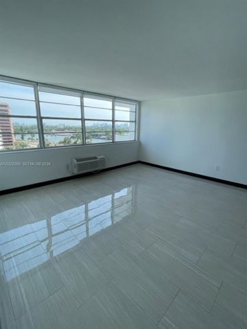 5313 Collins Ave 1004, Miami Beach, FL 33140