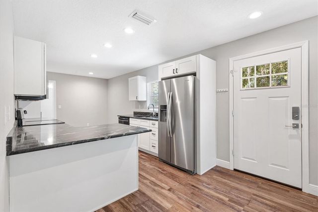 602 GRAY AVENUE, Wildwood, FL 34785
