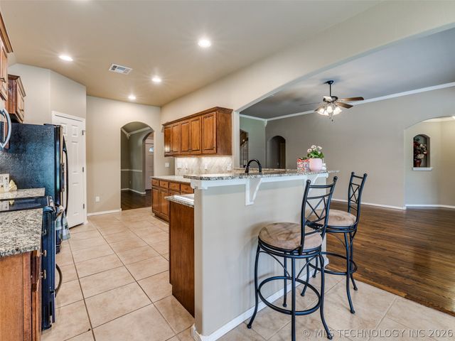 7521 E Galveston Street, Broken Arrow, OK 74014