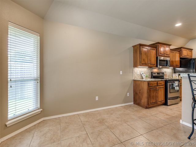 7521 E Galveston Street, Broken Arrow, OK 74014