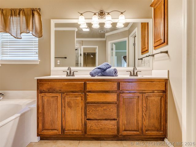 7521 E Galveston Street, Broken Arrow, OK 74014
