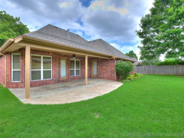 7521 E Galveston Street, Broken Arrow, OK 74014