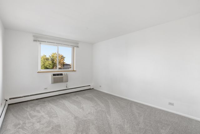 1375 Rebecca Drive 213, Hoffman Estates, IL 60169