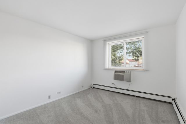 1375 Rebecca Drive 213, Hoffman Estates, IL 60169