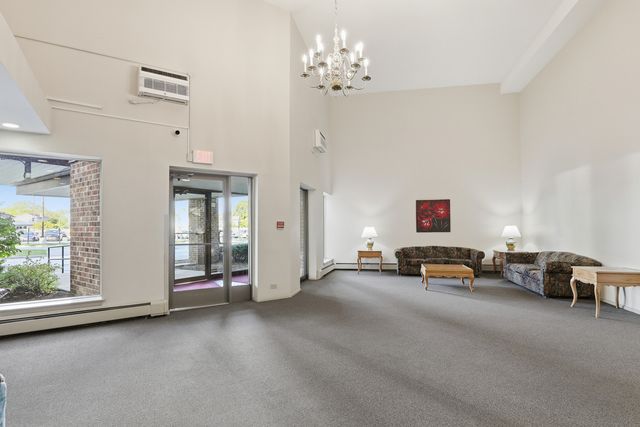 1375 Rebecca Drive 213, Hoffman Estates, IL 60169