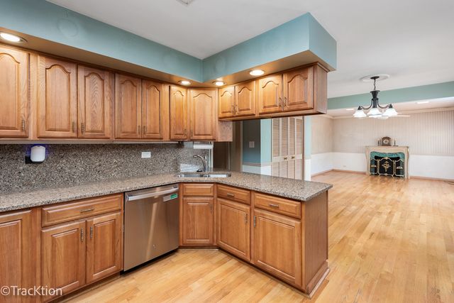 11107 Kingston Street, Westchester, IL 60154