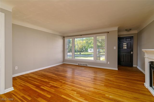 4880 Anderson Road, Lyndhurst, OH 44124