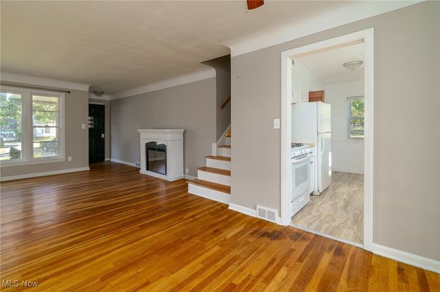 4880 Anderson Road, Lyndhurst, OH 44124