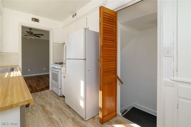 4880 Anderson Road, Lyndhurst, OH 44124