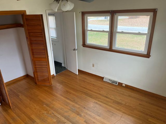 525 Hedgelawn AVE, Roanoke, VA 24019