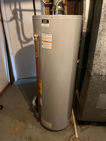 525 Hedgelawn AVE, Roanoke, VA 24019