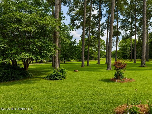 932 White Road, Florence, MS 39073