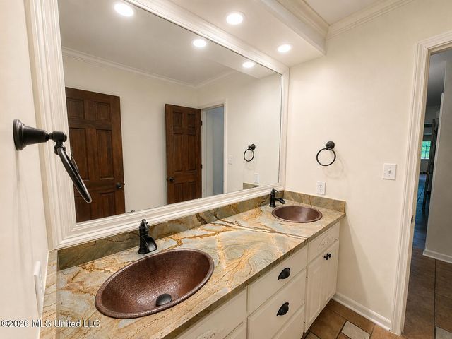 932 White Road, Florence, MS 39073