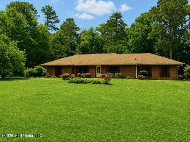 932 White Road, Florence, MS 39073