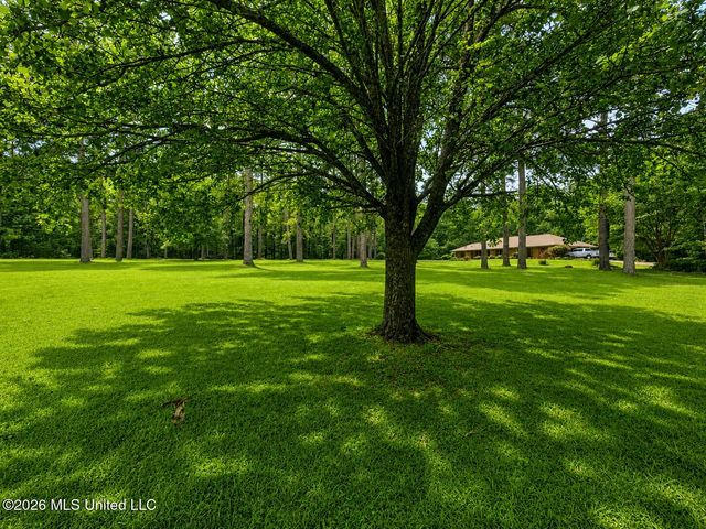 932 White Road, Florence, MS 39073