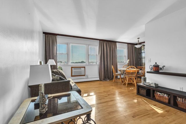 8245 W Belmont Avenue 4B, River Grove, IL 60171