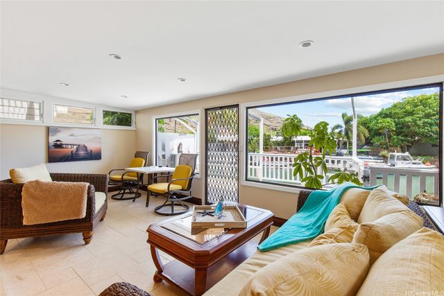 347 Kawaihae Street C, Honolulu, HI 96825