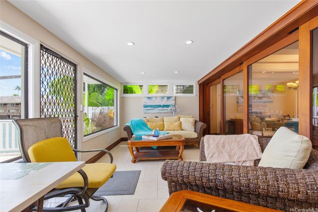 347 Kawaihae Street C, Honolulu, HI 96825