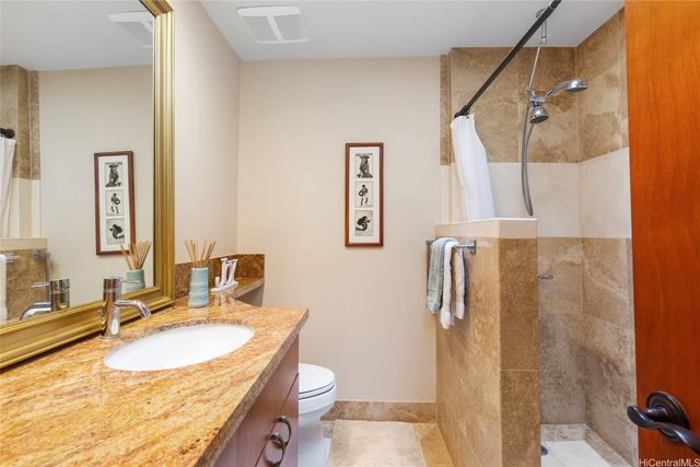 347 Kawaihae Street C, Honolulu, HI 96825