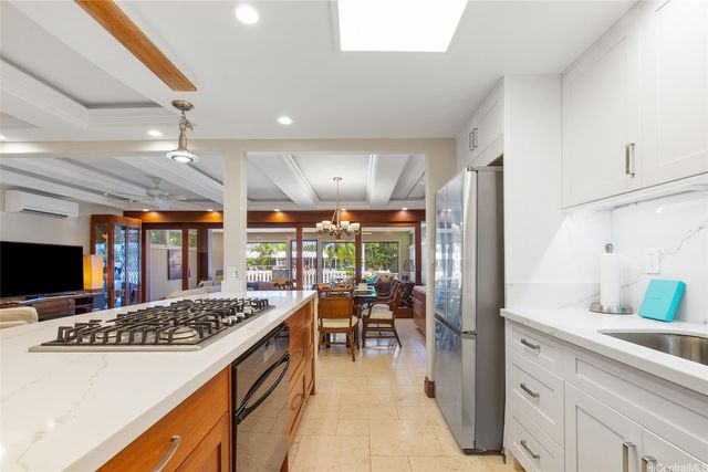 347 Kawaihae Street C, Honolulu, HI 96825