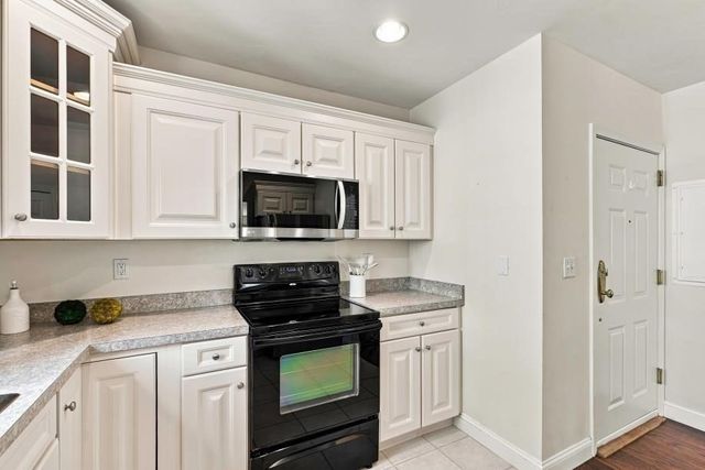 2201 Briarwood Village 2201, Clinton, MA 01510