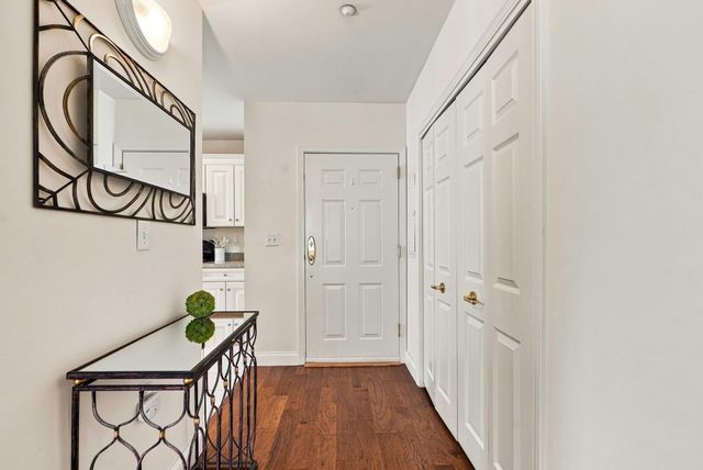 2201 Briarwood Village 2201, Clinton, MA 01510