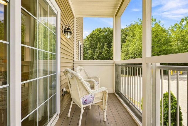 2201 Briarwood Village 2201, Clinton, MA 01510